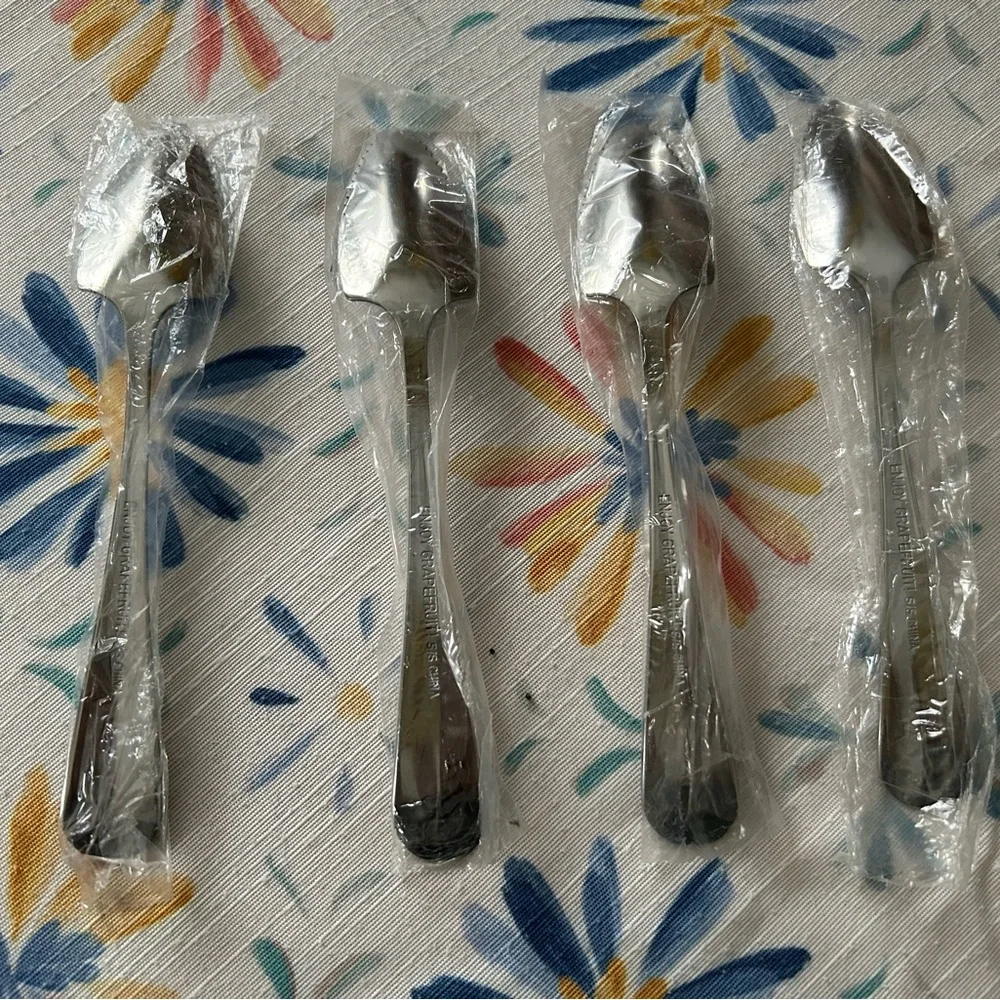 Grapefruit Spoons Set of Four (4) - Picture 3 of 3